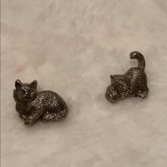 Jewelry - Cat pins